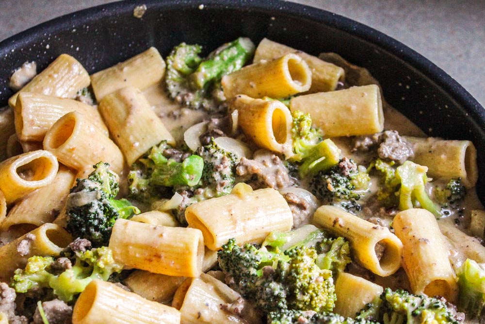 cheesy-beef-and-broccoli-pasta