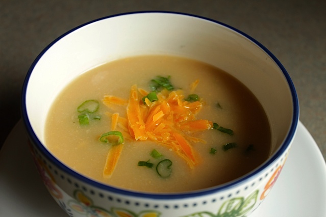 Cheesy Cauliflower Soup I LisaGCooks.com
