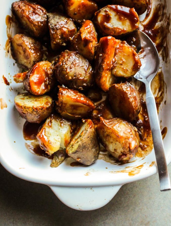 Healthy Greek Potatoes with Red Sauce
